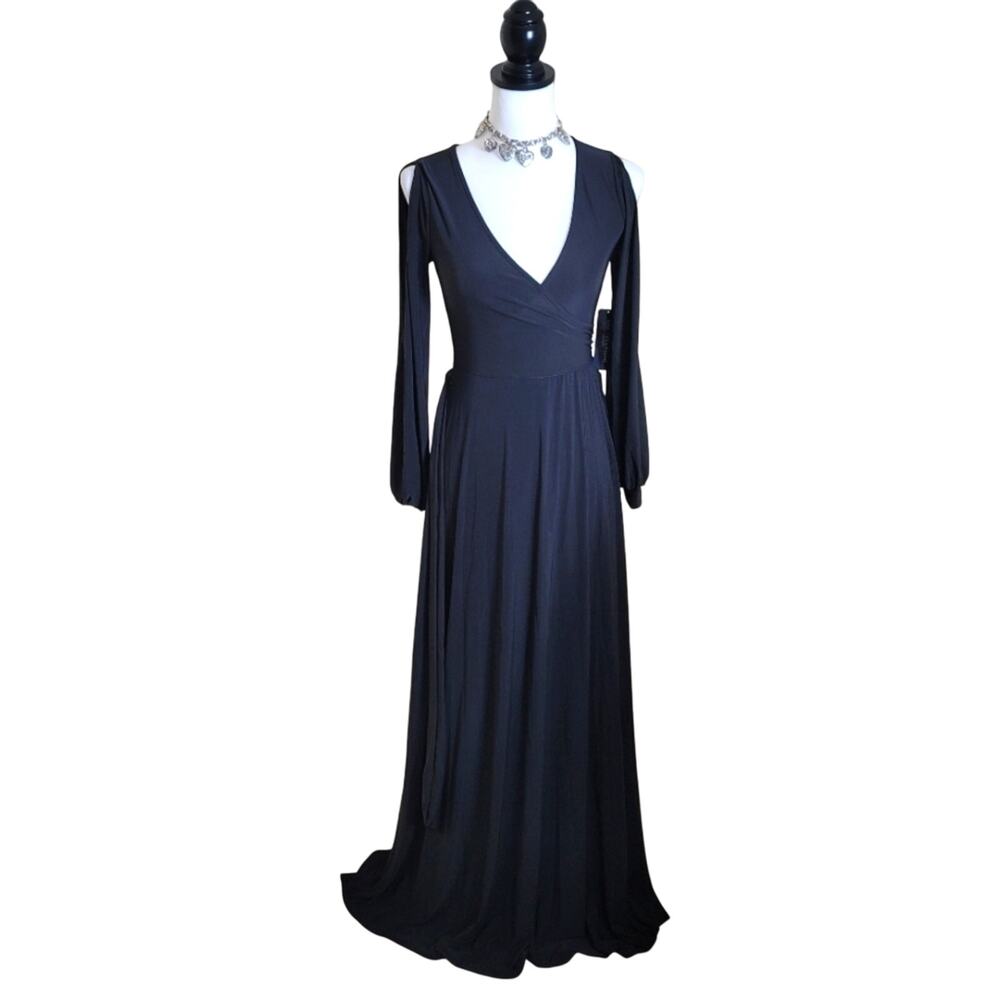 NWT One Clothing Knit Dress, Keyhole Slits Long Sleeves, Black Size Medium